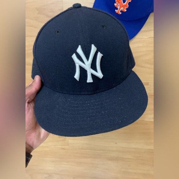 ♠️ New York Yankees 7 3/8 Fitted Hat - Picture 5 of 5